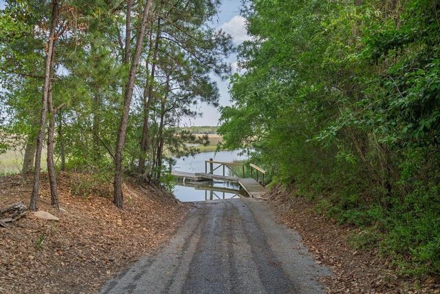 8460 Chisolm Plantation Road, Edisto Island, SC 29438