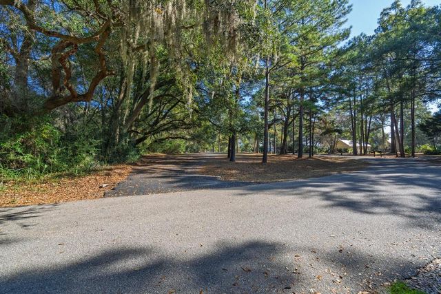 8460 Chisolm Plantation Road, Edisto Island, SC 29438