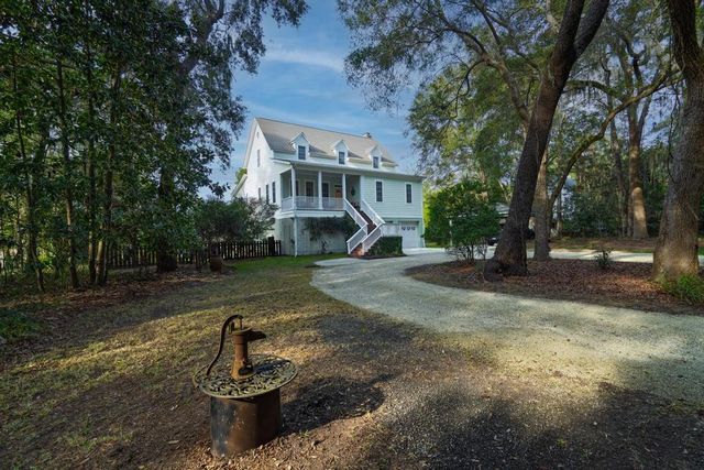 8460 Chisolm Plantation Road, Edisto Island, SC 29438