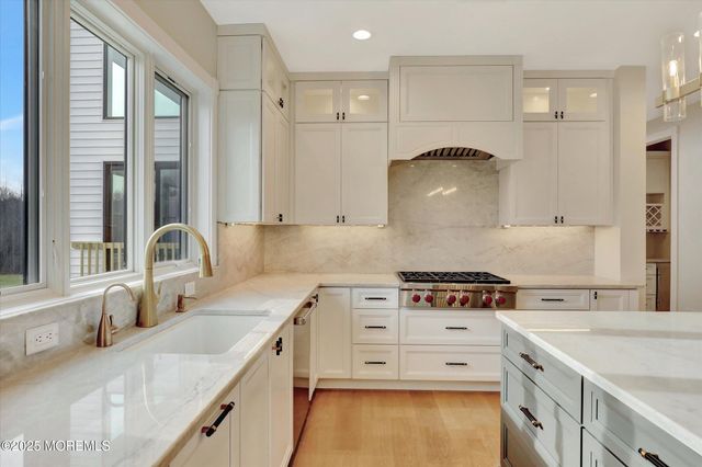 12 Cook Court, Millstone, NJ 08535