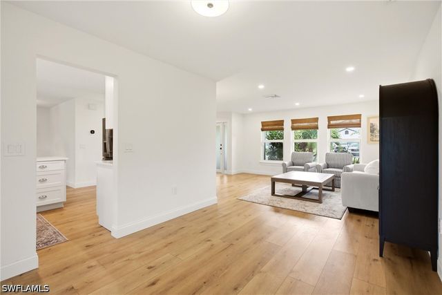 9690 Sussex ST, Naples, FL 34109