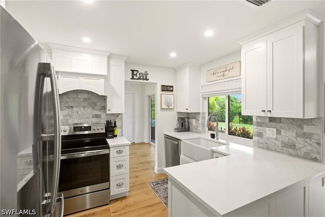 9690 Sussex ST, Naples, FL 34109