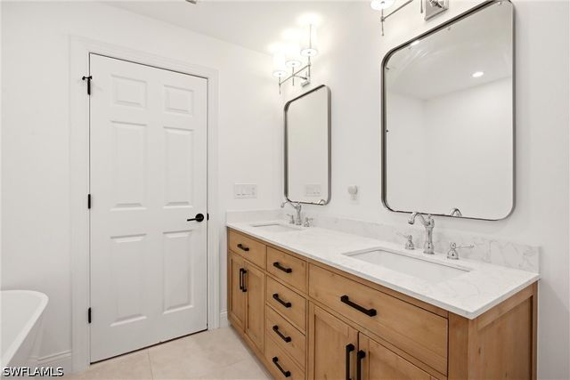9690 Sussex ST, Naples, FL 34109