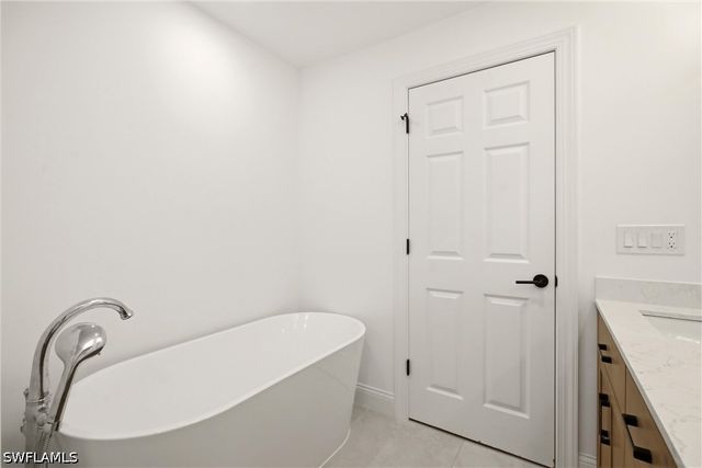 9690 Sussex ST, Naples, FL 34109
