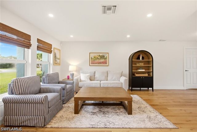 9690 Sussex ST, Naples, FL 34109