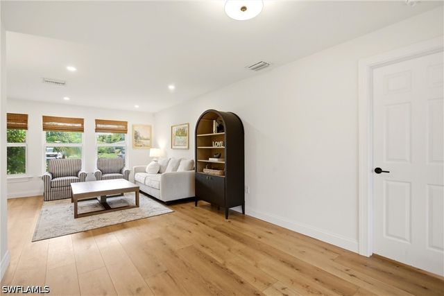 9690 Sussex ST, Naples, FL 34109