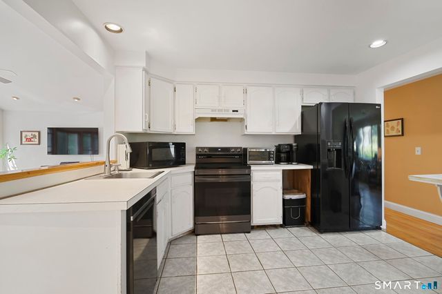 46 Longfellow Road, Shelton, CT 06484