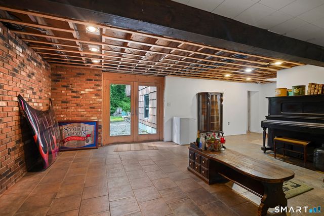 46 Longfellow Road, Shelton, CT 06484