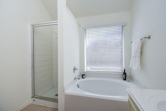 2111 Sailwind Drive, Pearland, TX 77584