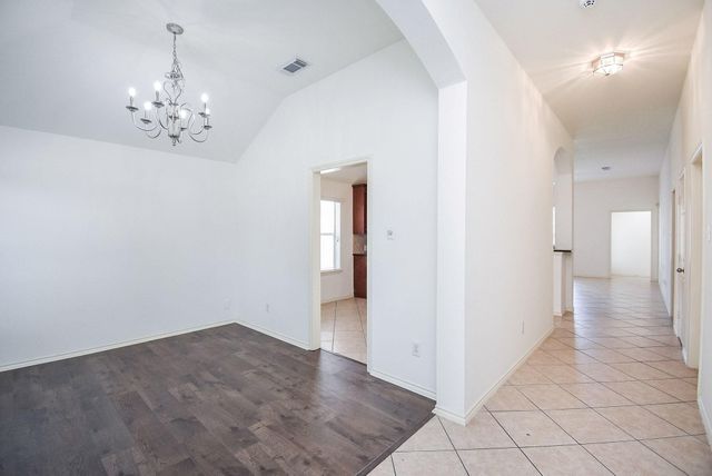 2111 Sailwind Drive, Pearland, TX 77584