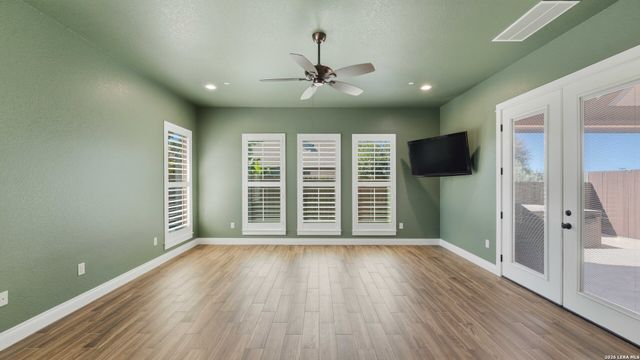 1329 RIVER PLACE DR, New Braunfels, TX 78130