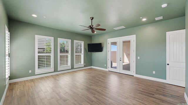 1329 RIVER PLACE DR, New Braunfels, TX 78130