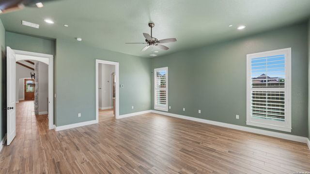 1329 RIVER PLACE DR, New Braunfels, TX 78130