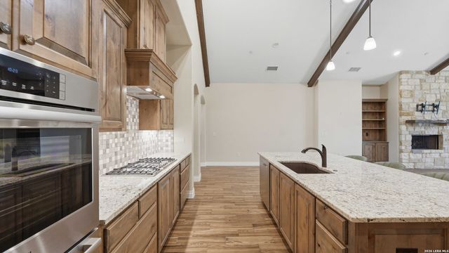 1329 RIVER PLACE DR, New Braunfels, TX 78130