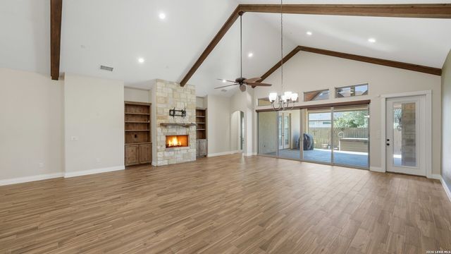 1329 RIVER PLACE DR, New Braunfels, TX 78130