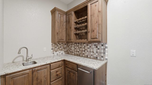 1329 RIVER PLACE DR, New Braunfels, TX 78130