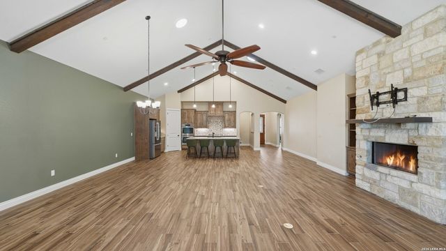 1329 RIVER PLACE DR, New Braunfels, TX 78130