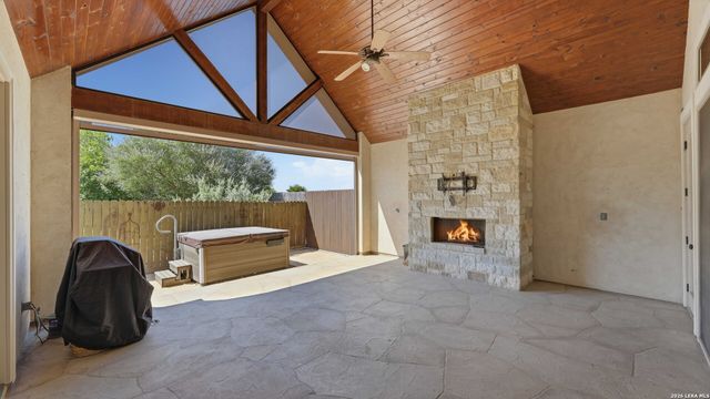 1329 RIVER PLACE DR, New Braunfels, TX 78130