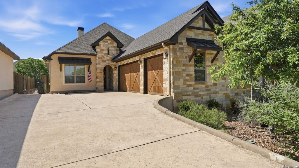 1329 RIVER PLACE DR, New Braunfels, TX 78130