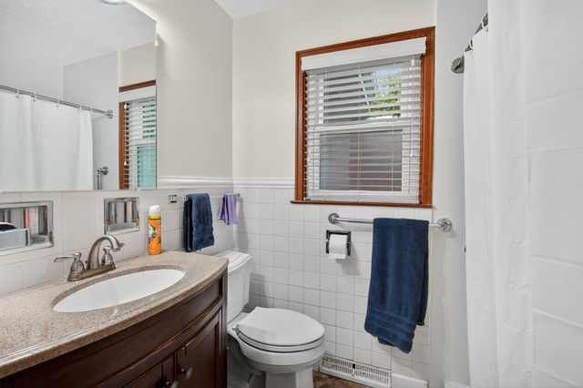 7208 Bellaire Avenue, Windsor Heights, IA 50324