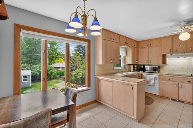 7208 Bellaire Avenue, Windsor Heights, IA 50324
