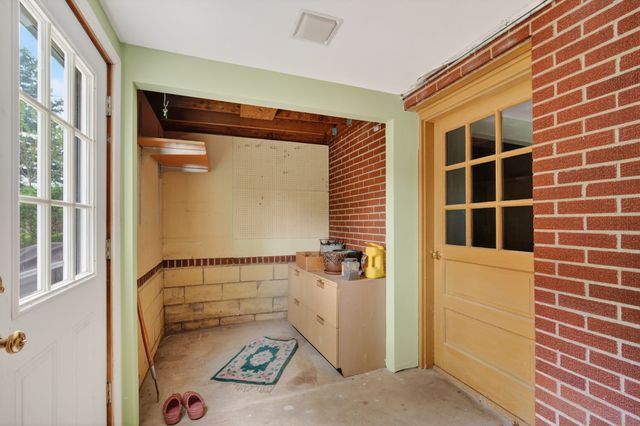7208 Bellaire Avenue, Windsor Heights, IA 50324