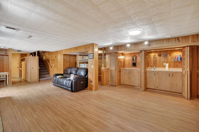 7208 Bellaire Avenue, Windsor Heights, IA 50324