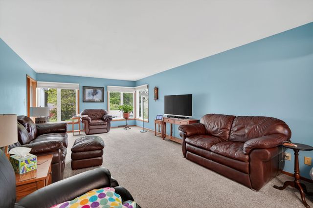 7208 Bellaire Avenue, Windsor Heights, IA 50324