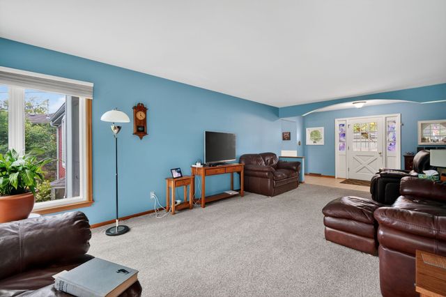 7208 Bellaire Avenue, Windsor Heights, IA 50324