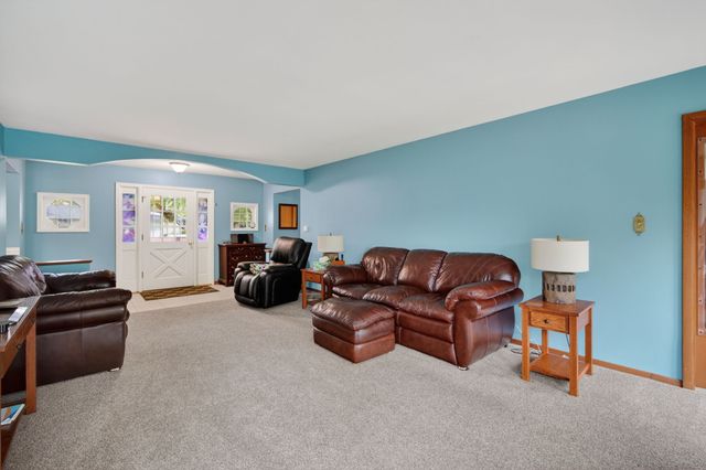 7208 Bellaire Avenue, Windsor Heights, IA 50324