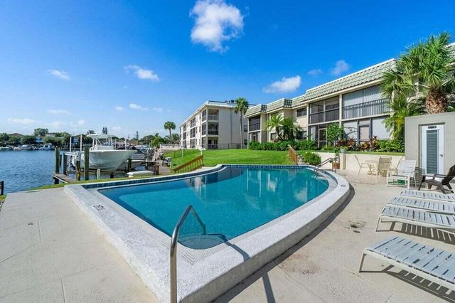 714 Northlake Court 208, North Palm Beach, FL 33408