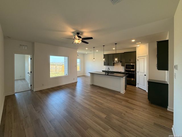 143 Peeps Ct., Adkins, TX 78101