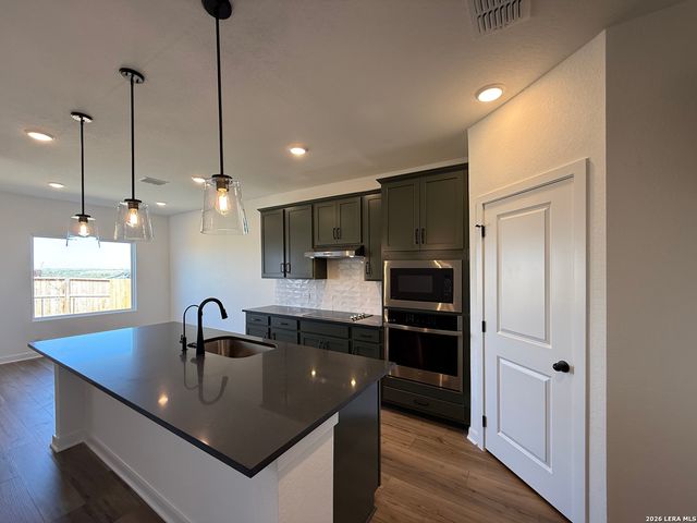 143 Peeps Ct., Adkins, TX 78101