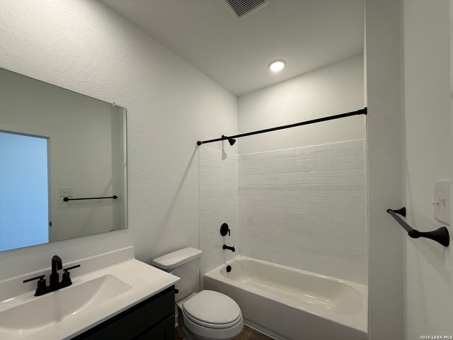 143 Peeps Ct., Adkins, TX 78101