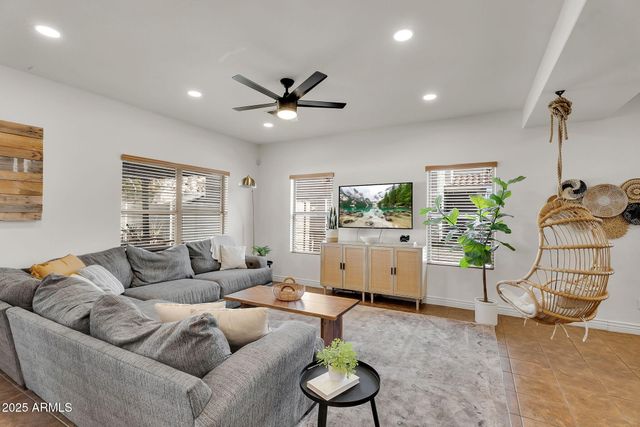 2465 S MARBLE Street, Gilbert, AZ 85295