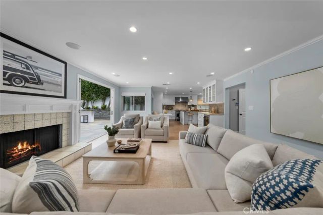 3406 Palm Avenue, Manhattan Beach, CA 90266