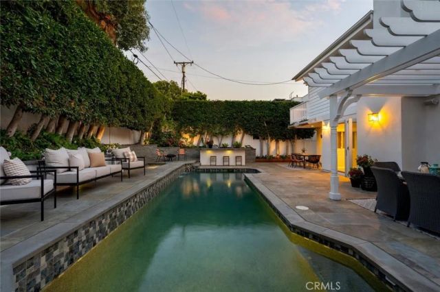 3406 Palm Avenue, Manhattan Beach, CA 90266