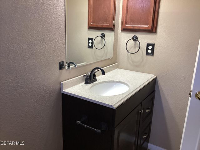 683 Juan Munoz Court, El Paso, TX 79932