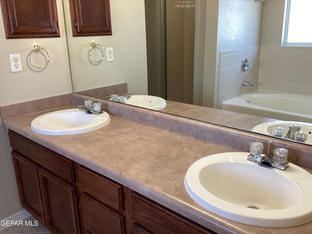 683 Juan Munoz Court, El Paso, TX 79932