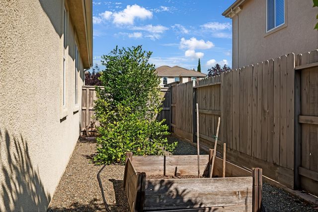 4084 David Loop, El Dorado Hills, CA 95762