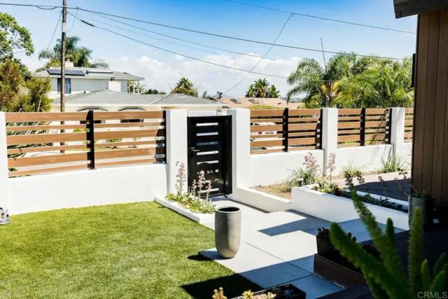 3761 Oleander Dr, San Diego, CA 92106