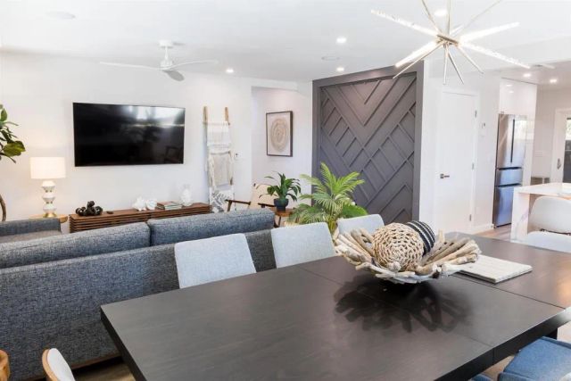 3761 Oleander Dr, San Diego, CA 92106