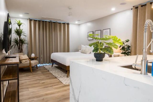 3761 Oleander Dr, San Diego, CA 92106