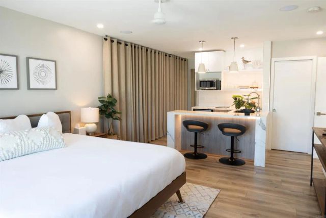 3761 Oleander Dr, San Diego, CA 92106