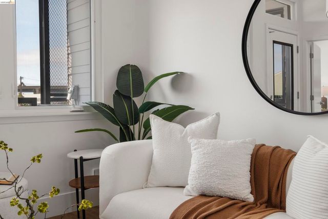 1545 1545 32nd Street 309, Oakland, CA 94608