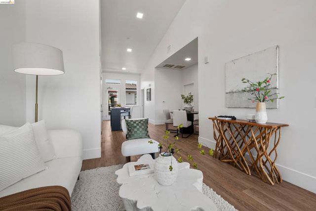 1545 1545 32nd Street 309, Oakland, CA 94608