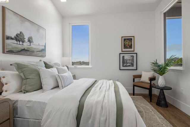 1545 1545 32nd Street 309, Oakland, CA 94608