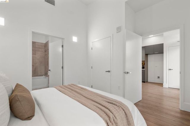 1545 1545 32nd Street 309, Oakland, CA 94608