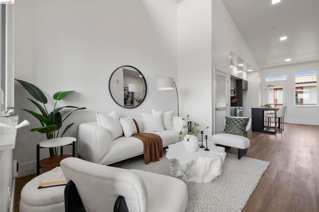 Image 11 of property listing at 1545 1545 32nd Street 309, Oakland, CA 94608