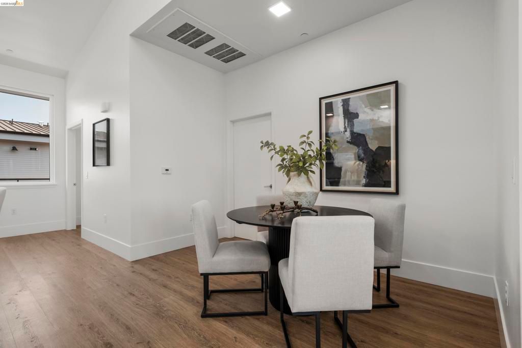 Image 6 of property listing at 1545 1545 32nd Street 309, Oakland, CA 94608